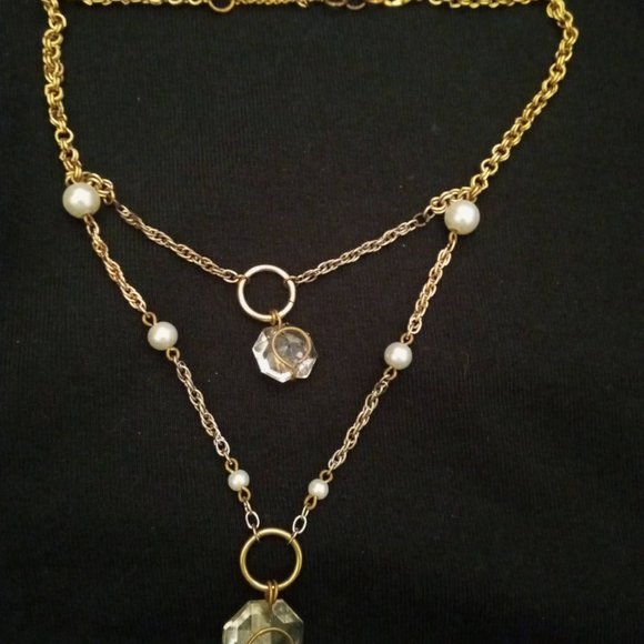 Gold Layered Necklace w/ pearls - Picture 4 of 4